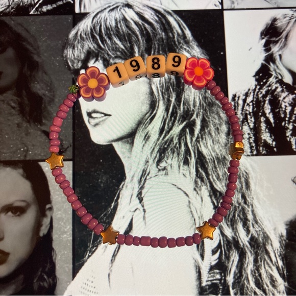 Taylor Swift Eras Tour Friendship Bracelet - Picture 1 of 2